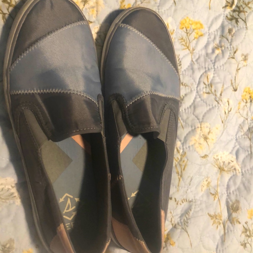 Sperry slip on shoes